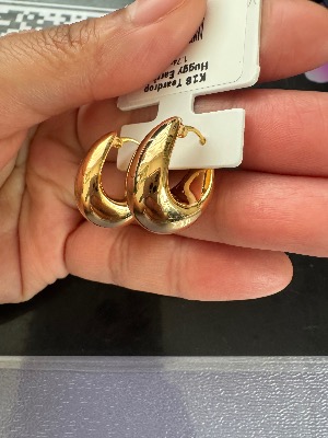 K18 Teardrop Huggy Earring